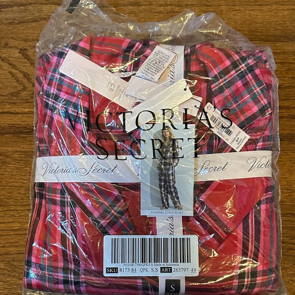 Victoria's Secret Red and Black Plaid Pajama Set